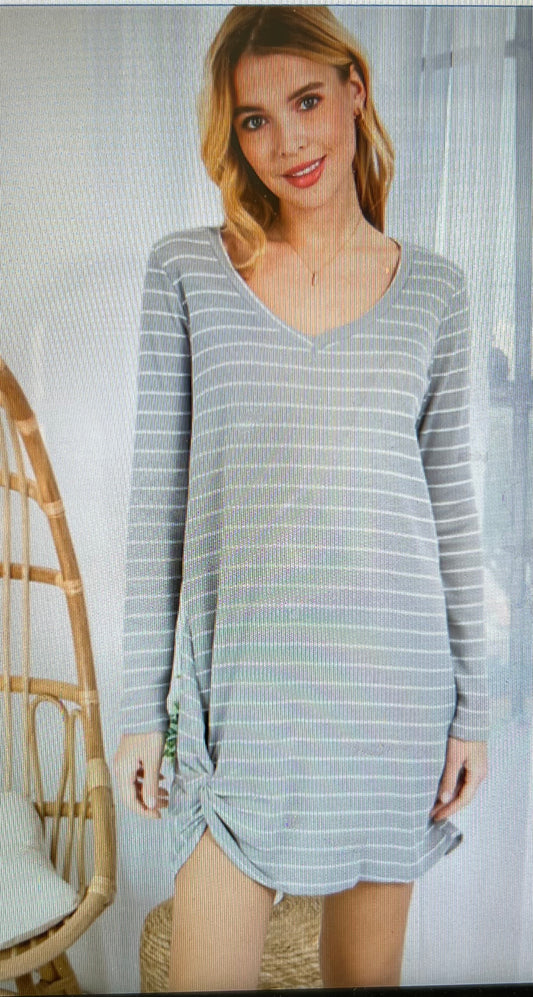V-NECKLINE  SIDE TWIST KNOT LONG SLEEVE DRESS