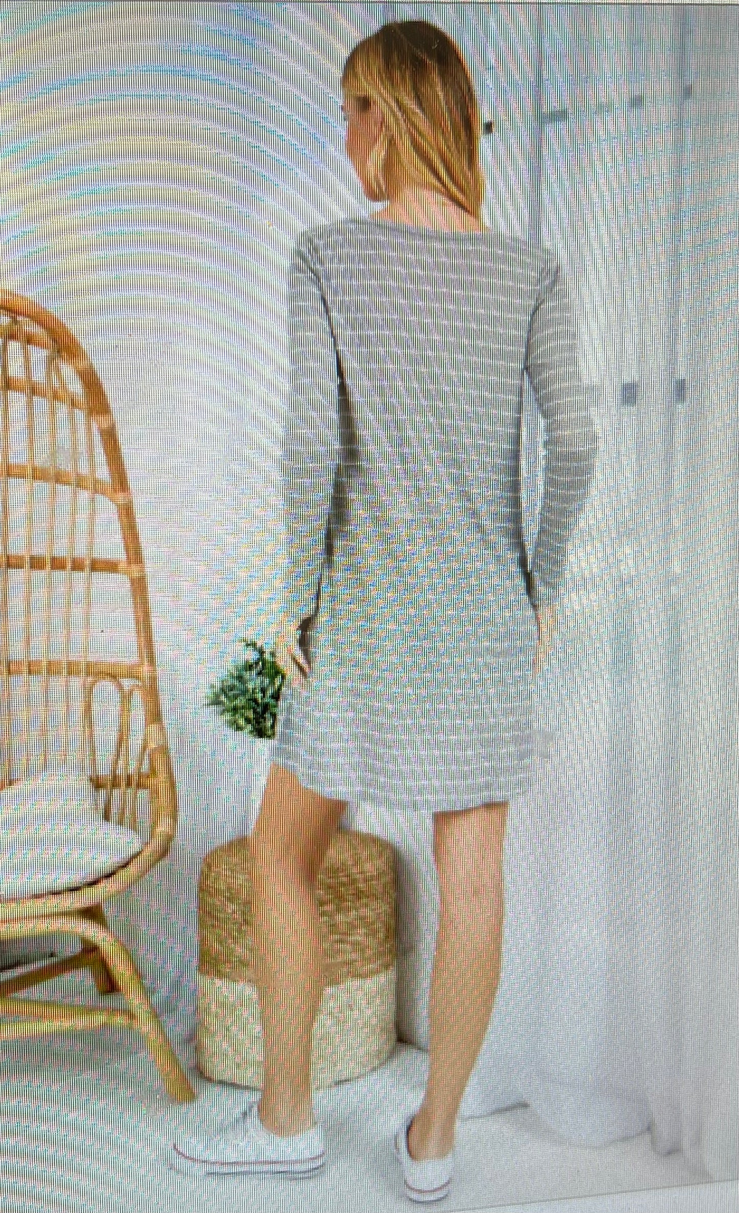 V-NECKLINE  SIDE TWIST KNOT LONG SLEEVE DRESS